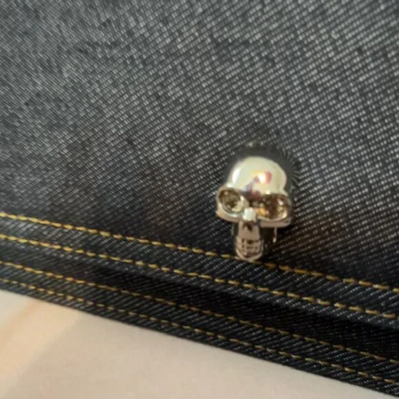 Alexander McQueen handbag - Picture 4 of 5